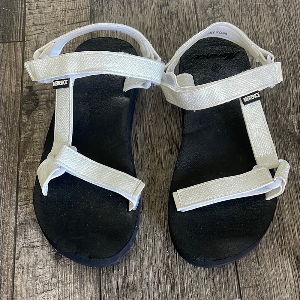 Merence Elegant White Sandals size 39- us equiv 8.5